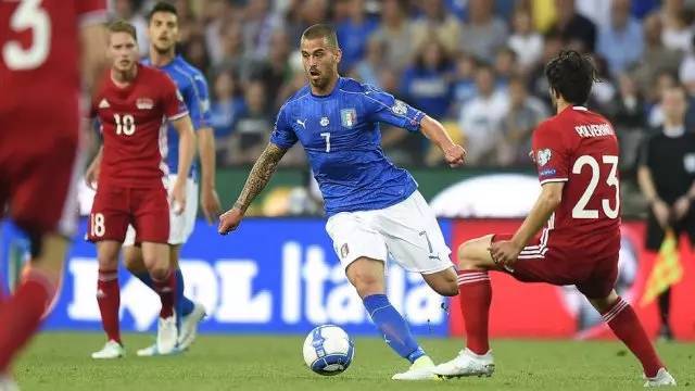 球迷对其寄 球迷对其寄