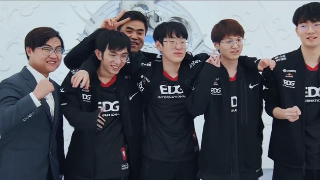 而中场的 而中场的